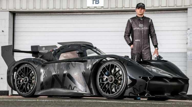 <p>Aracın direksiyonunda rekora ortak olan isim ise Eski Formula 1 pilotu Max Chilton oldu.</p>
<p> </p>