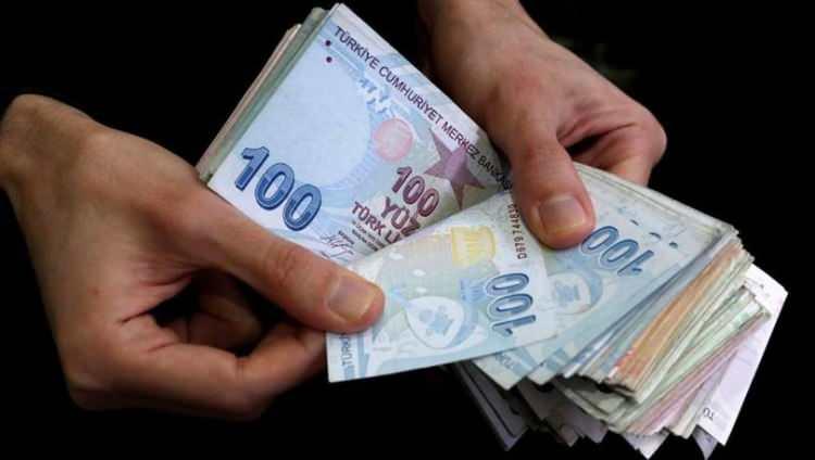 <p>Karar, kur korumalı vadeli mevduat ve katılma hesapları ile Türk lirası mevduat ve katılma hesaplarına dönüşümün desteklenmesi uygulaması kapsamında bankalarda açılan Türk lirası mevduat ve katılma hesaplarında uygulanmak üzere yayımı tarihinde yürürlüğe girdi.</p>
<p> </p>