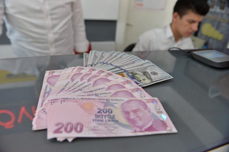 <p>Karar, Türk lirası mevduat ve katılma hesaplarına dönüşümün desteklenmesi uygulaması kapsamında Altın depo hesapları, altın cinsinden katılma fonu hesapları ile işlenmiş ve hurda altın karşılığı altın hesaplarından dönüşüm fiyatı üzerinden Türk lirasına çevrilen mevduat ve katılma hesaplarında uygulanmak üzere yayımı tarihinde yürürlüğe girdi.</p>
<p></p>