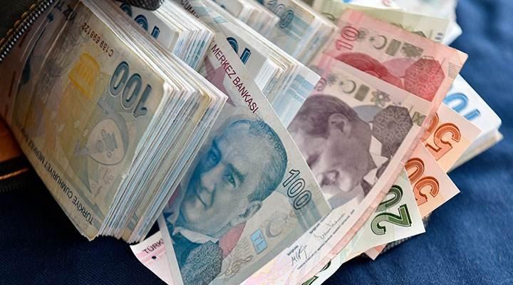 <p>Bu tarihe kadar stopaj oranları, vadesi 6 aya kadar olan hesaplarda yüzde 15 yerine yüzde 5, 1 yıla kadar olanlarda yüzde 12 yerine yüzde 3, 1 yıldan uzun olanlarda ise yüzde 10 yerine yüzde 0 olarak uygulanacak.</p>
<p> </p>