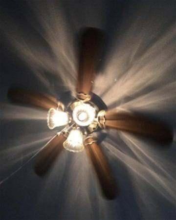 <p>Tavan fanını saat yönünde çevirin, bu sayede yukarı yükselen sıcak hava odaya dağılır.</p>

<p> </p>
