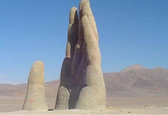 <p>Atakama çölüne 400 yıldan beri yağmur yağmamıştır. Yağan yağmur da havada buharlaştığından yere düşmemektedir.</p>