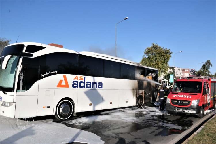 <p>Durum 112 Acil Çağrı Merkezi'ne bildirildi. İhbarın ardından olay yerine çok sayıda polis ve itfaiye ekipleri sevk edildi.</p>
