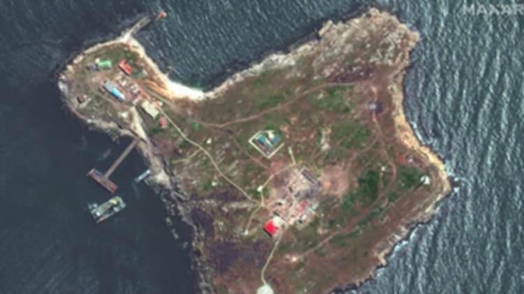 <p>Son dakika... Rusya Ukrayna Ordusunun gece boyu yoğun saldırılar neticesinde güçlerini Karadeniz'deki Yılan Adası'ndan çekti.</p>
