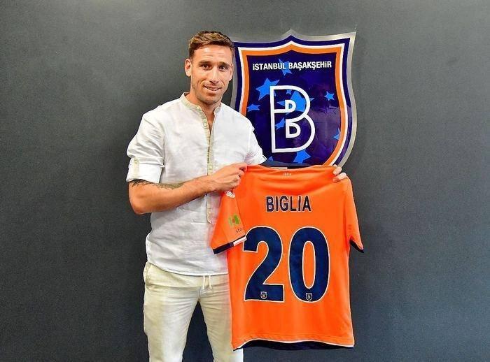 <p>Lucas Biglia</p>

<p>Fatih Karag&uuml;mr&uuml;k -> Başakşehir</p>

<p>Bonservis: Bedelsiz</p>
