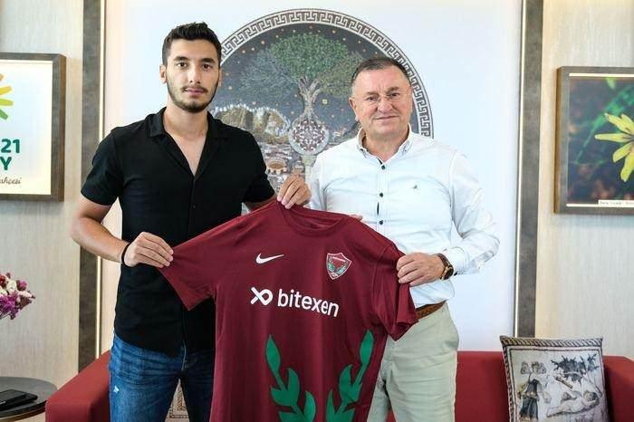 <p>Koray Yağcı</p>

<p>Beşiktaş -> Hatayspor</p>

<p>Bonservis: Bedelsiz</p>
