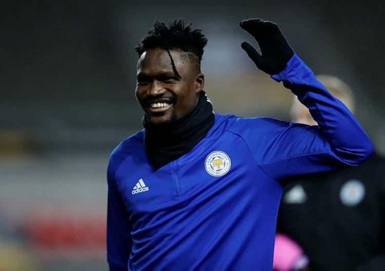 <p>BEŞİKTAŞ'TA STOPERE SON ADAY<br />
<br />
Kartal’ın son olarak İngiltere Premier Lig ekiplerinden Leicester City’de top koşturan Ganalı stoper Daniel Amartey’i listesine eklediği öğrenildi. Teknik Direktör Valerien Ismael’in Welinton, Saiss, Montero ve Serdar Saatçı’nın yer aldığı stoper hattına deneyimli bir ismi daha eklemek istediği ifade edildi.</p>