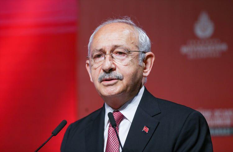 <p> Siyaset, millete hizmet açısından son derecede önemli bir alandır. Önümüzdeki seçimlerde aday olmayı düşünen Ocak yöneticileri, siyasi faaliyetlere girişmeden önce yönetim ve denetim kurullarından istifa edeceklerdir; etmeyenler Genel Merkez tarafından görevden alınacaktır.”</p>