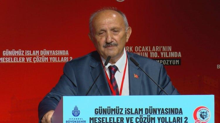 <p>ŞUBE BAŞKANINDAN AÇIKLAMA</p>
<p>Türk Ocakları İstanbul Şubesi Başkanı Cezmi Bayram, bu karara ilişkin, "Sosyal medyada paylaşılan yazı haricinde bana herhangi özel bir gerekçe sunulmadı. Sosyal medyadan kararı yayınlamışlar. Bu tarz kararlar bana göre, sadece sosyal medyadan duyurulacak şeyler değil, tarafıma iletilmiş herhangi bir karar yok. Türk Ocakları çalışma prensiplerinde her şube, kendi faaliyetine Türk Ocakları’na uygun olarak çevresel imkan ve şartları ile düzenler. İstanbul, Türkiye’nin en büyük şehri. Bu etkinlik de Türk Ocakları İstanbul Şubesi imkanları çerçevesinde düzenlenmiş bir faaliyet. Türk Ocakları tarihi boyunca etkinlikleri genel merkeze iletmek veya izin almak gibi bir prensip yoktur. Zaten biz siyasi mesajlar vermiyoruz, dolayısıyla izin alınacak bir durum yok" dedi.</p>
