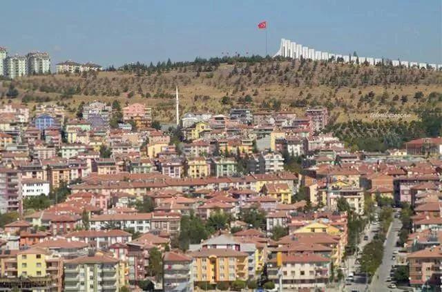 <p><strong>Polatlı, Ankara</strong></p>
<p>Nüfus: 127.526 kişi</p>