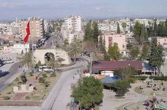 <p><strong>Tarsus, Mersin</strong></p>
<p>Nüfus: 347.314 kişi</p>
