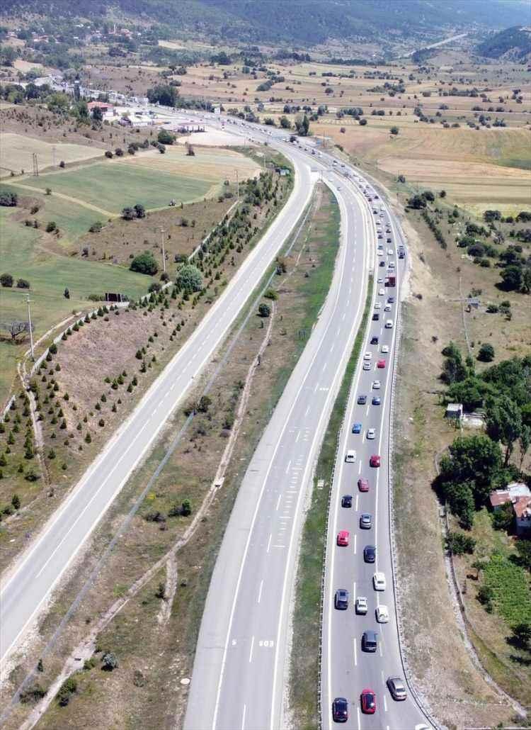 <p>Bu oran hesaba katıldığında hız limitinin 130 km/s olduğu yollarda 143 km/s hız ile yolculuk yapılabilecek.</p>
