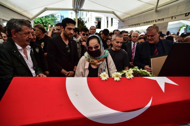 <p>Arkın'ın çok sayıda hayranının katıldığı törende oluşan yoğunluk havadan görüntülendi.</p>
