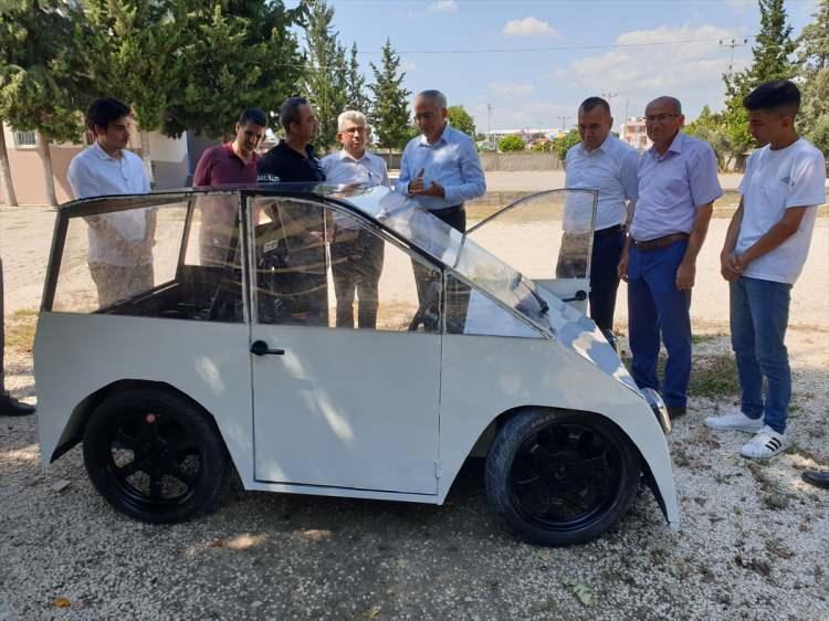 <p>Öğrencilerden Tuana Şimşek, arkadaşlarıyla hazırladıkları projeyle kısa sürede güzel bir işe imza attıklarını anlattı.</p>
<p> </p>