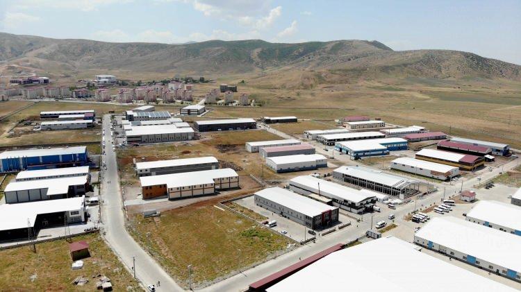 <p>Yatırımcılarla bu durumu görüştüğümüzde, bu durumun özel bir durum olduğunu söylüyorlar. Genç nüfusumuz onlar açısından muazzam bir potansiyel arz ediyor. </p>
