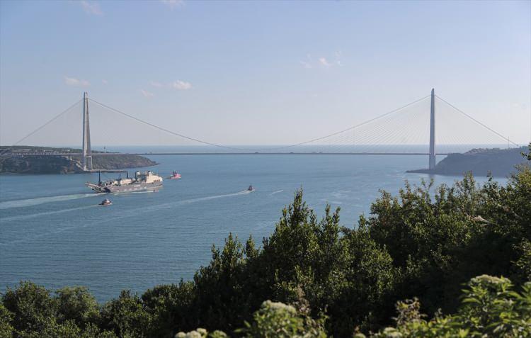 <p>2023'TE ŞEBEKEYE VERİLECEK</p>

<p> </p>

<p> Sakarya Gaz Sahası'nda deniz altına kurulacak üretim sistemine ilk olarak 6 ila 10 kuyu bağlanacak ve bu kuyulardan günlük 10 milyon metreküp gaz üretilerek 2023'te Türkiye'nin doğal gaz şebekesine verilecek.</p>

