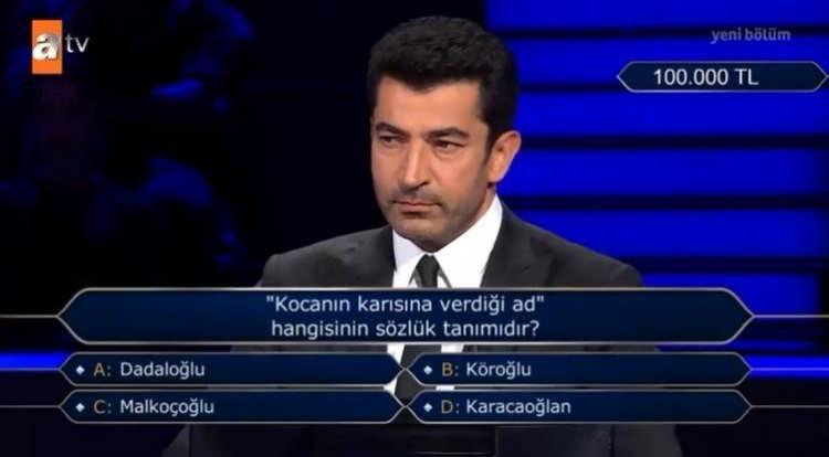 <p><span style="color:#000000"><strong>İkinci baraj sorusuna kadar gelen yarışmacının karşısına "Kocanın karısına verdiği ad' hangisinin sözlük tanımıdır" sorusu çıktı. </strong></span></p>
