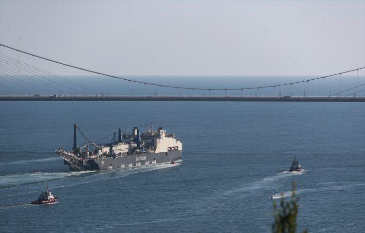 <p>Enerji ve Tabii Kaynaklar Bakanı Fatih Dönmez de aynı törende, "Sakarya Gaz Sahası, keşiften ilk üretime kadar dünyanın en hızlı yapılan deniz saha geliştirme projesi olarak tarihe geçecek." ifadelerini kullanmıştı.</p>
