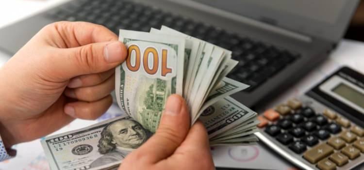 <p><strong>"DOLAR ENDEKSİNİ GÜÇLÜ SEVİYELERE TAŞIDI"</strong></p>
<p>Diğer taraftan ECB ancak temmuz ayı itibarıyla 0.25 baz puanlık bir faiz artışı yapabileceğini beyan etti. ABD’de son dönemde enflasyonun geldiği boyutun 8.6’ya çıkması, Euro Bölgesi’nde enflasyonun 8.1’e çıkması her iki merkez bankasının da ne kadar sıkılaşma yapacağına dönük öngörüleri artırmıştı. </p>