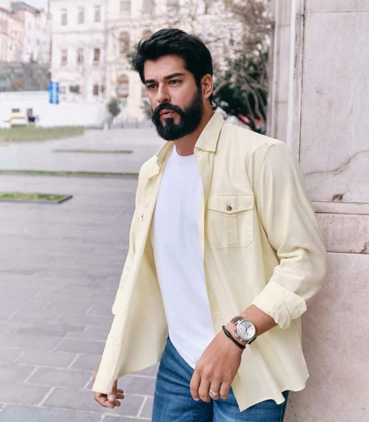 <p><span style="color:#800000"><strong>NE OLMUŞTU? </strong></span><a href="http://www.yasemin.com/" target="_blank"><span style="color:rgb(240, 248, 255)"><strong>(Yasemin.com)</strong></span></a></p>