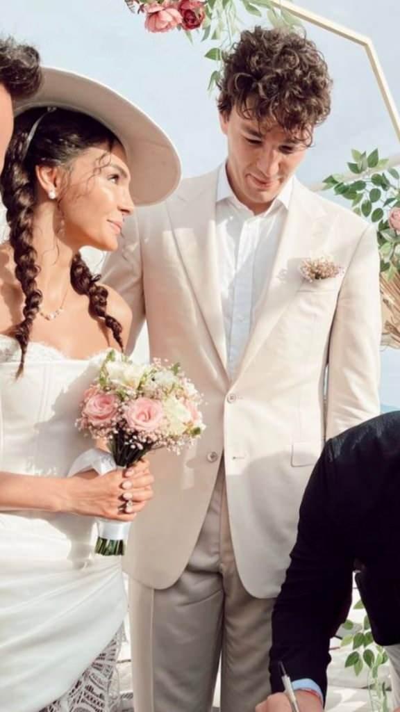<p><a href="https://www.yasemin.com/"><span style="color:rgb(240, 248, 255)"><strong>(Yasemin.com)</strong></span></a></p>
