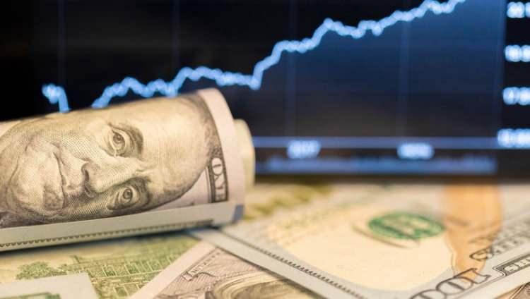 <p>Bu, birçok merkez bankasının şu anda yapmak zorunda olduğu bir seçim getirmiş görünüyor: Enflasyonu kontrol altına almak ve yakın vadede hafif durgunluk riski ya da ekonomik büyümeyi desteklemek, enflasyonun artmasına izin vermek ve uzun vadede daha sert iniş riskine maruz kalmak.</p>