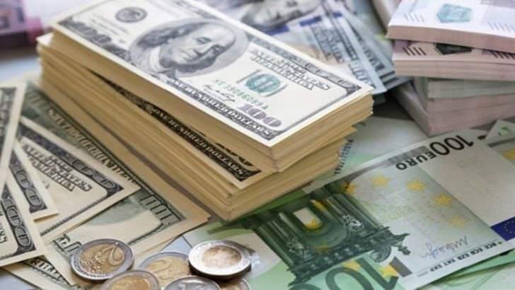 <p>Fed, para politikası açısından rolünün farkında olduğunu göstermek için bu yıl daha hızlı bir sıkılaştırma yolu belirledi. Bunu yaparken, stagflasyondan kaçınması gerekecek. Bu yılki zorlu yolun bir benzeri bu nedenle gelecek yıl için beklenmiyor. Fed'in tahminleri bu yılın geri kalanı için toplam 175 baz puana işaret ediyor. </p>
