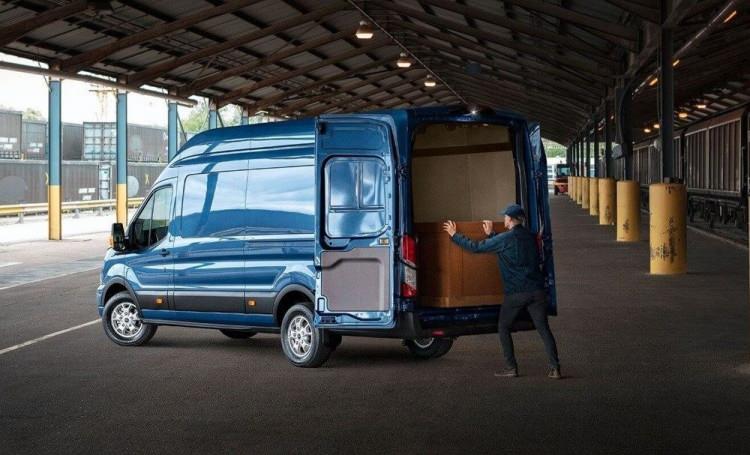 <p><strong>EN &Ccedil;OK SATAN TİCARİLER</strong></p>

<p>&nbsp;</p>

<p>En &ccedil;ok satan hafif ticari modeller...&nbsp;<br />
&nbsp;</p>

<p>1 - FORD TOURNEO COURİER- 11.680 adet</p>

<p>2 -&nbsp;FIAT DOBLO&nbsp;COMBI - 9.664 adet</p>

<p>3 -&nbsp;FORD&nbsp;TRANSİT KAMYONET- 5.904 adet</p>

<p>4 -&nbsp;FİAT&nbsp;FİORİNO COMBİ&nbsp;- 5.184 adet</p>

<p>5 -&nbsp;FORD TRANSİT VAN&nbsp;- 3.446 adet</p>
