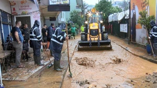 <p>Sarıyer’de işyerlerini su bastı</p>
<p>İstanbul’da dün akşam saatlerinden itibaren etkili olan yağmur nedeniyle Sarıyer’de bazı işyerlerini ve yolları su bastı. </p>