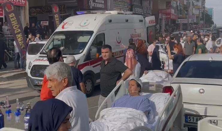 <p>İtfaiye ekipleri, hastanenin içine yayılan dumanın tahliyesini yaptı.</p>
<p>Yatarak tedavi gören hastalar ile bebekler sağlık ekiplerince kentteki diğer hastanelere gönderildi.</p>