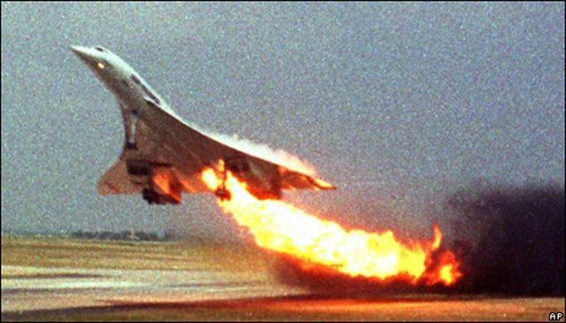 <p>25 Temmuz 2000’de Paris’te kalkış sırasında lastik parçasının motora isabet etmesi sonrası yaşanan kaza, Concorde için sonun başlangıcı oldu.</p>