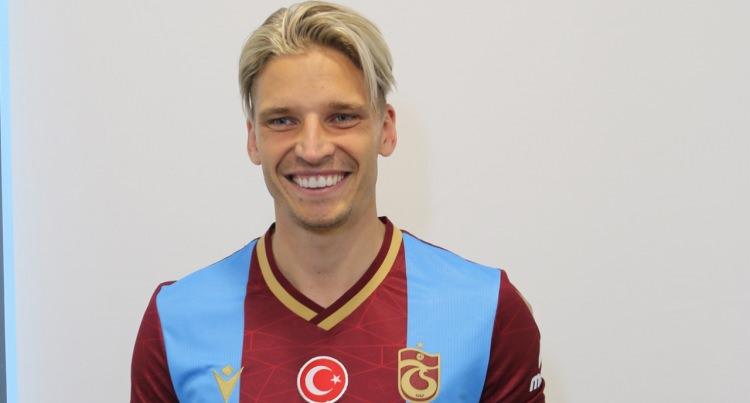 <p><strong>Trabzonspor:</strong> Jens Stryger Larsen</p>

<p><strong>Sözleşme Süresi:</strong> 3 yıl</p>
