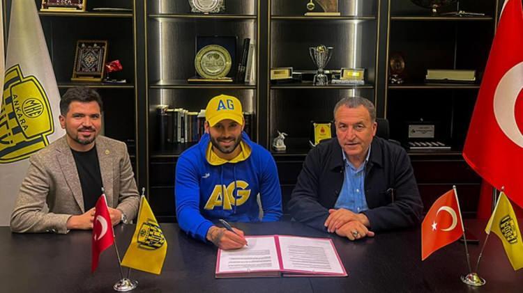 <p><strong>Ankaragücü: </strong>Jese Rodriguez</p>

<p><strong>Sözleşme Süresi: </strong>1+1 yıl </p>
