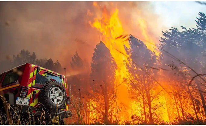 <p>İspanya’nın Endülüs bölgesinde çıkan orman yangını henüz kontrol altına alınamazken, bölgeden tahliye edilen vatandaşların sayısı 3 bin 65’e ulaştı.</p>
