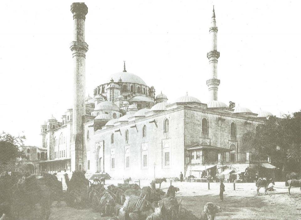 <p>Geçtiğimiz yıllarda Süleymaniye Camii'nin yıkılma tehlikesiyle karşı karşıya kaldığı anlaşılmış.</p>
