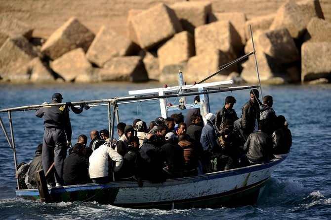 <p>İtalya'nın Kuzey Afrika'ya en yakın kara parçası olan Lampedusa Adası, Afrika'dan Avrupa'ya geçişte düzensiz göçmenlerin uğrak yeri olmaya devam ediyor.</p>

<p> </p>
