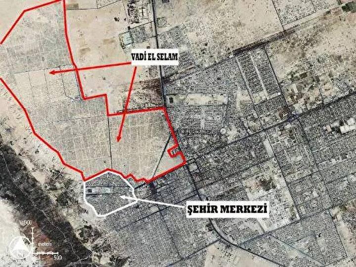 <p>Şehir merkezinin yaklaşık 10 katı büyüklüğünde olan mezarlık milyonlarca kişinin akınına uğradı.</p>