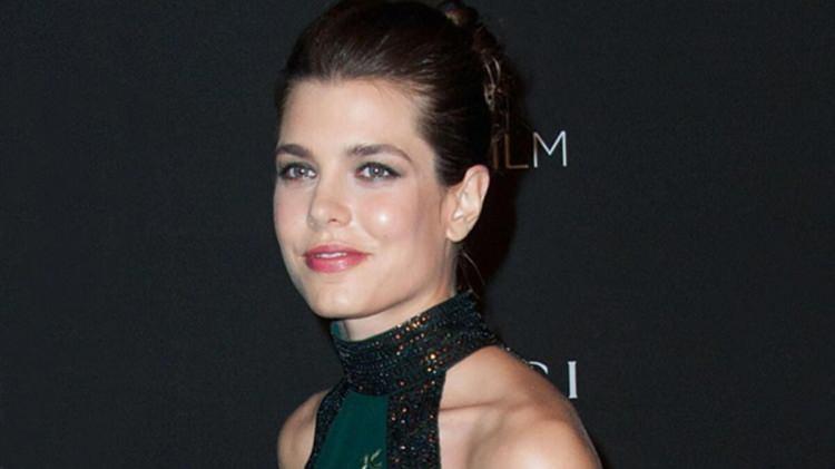 <p><span style="color:#FF0000"><strong>MONAKO PRENSESİNİN KIZI CHARLOTTE CASIRAGHI</strong></span></p>

<p><span style="color:#000000"><strong>Binicilik sporları, moda ve gazeteciliğe ilgi duyan&nbsp;Charlotte Casıraghı, dillere destan g&uuml;zelliğiyle t&uuml;m d&uuml;nyanın odak noktasında.&nbsp;</strong></span></p>
