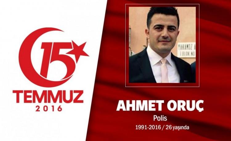 <p>Doğumları bir, şehit olmaları bir oldu. Adanalı ikiz kardeş Ahmet ve Mehmet Oruç, Adana'da Çevik Kuvvet Şube Müdürlüğü’nde görev yapıyorlardı. 6 ay arayla evlendiler, Ahmet Oruç’un eşi 7 aylık hamileydi. Helikopter pilotu eğitimi almak için Ankara’ya geldiler. 15 Temmuz gecesi Gölbaşı Özel Harekat Daire Başkanlğı’ndaydılar. Hain darbeciler, ele geçirdikleri savaş uçaklarıyla Gölbaşı Özel Harekat Daire Başkanlığı’na bomba yağdırdılar. </p>