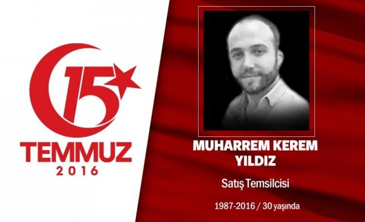 <p>29 yaşındaki Muharrem Kerem Yıldız, İstanbul Kağıthane'de yaşıyordu. Bir firmada satış temsilciliği yapıyordu. Aslen Giresun'un Çamoluk ilçesinden olan Muharrem Kerem Yıldız, hain darbe girişimi sonrası Fatih Sultan Mehmet Köprüsü'nü kapatan darbecilere engel olmak için köprüye gitti. Hain darbecilerin açtığı ateş sonucu şehit oldu. Şehidin cenaze namazı binlerce kişinin katılımıyla Kağıthane’de kılındı ve naaşı Kilyos mezarlığına defnedildi. </p>
<p> </p>