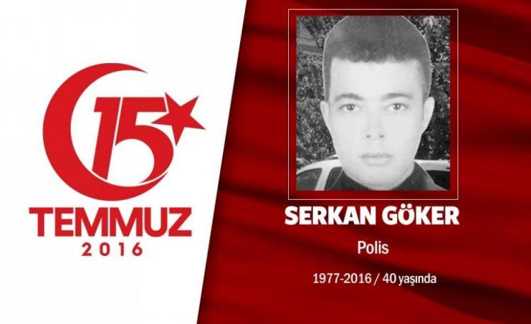 <p>39 yaşındaki Serkan Göker, 2 yıl önce mesleğe ara vermiş, eski özel harekat polisiydi. Evli ve 4 çocuk babasıydı. 15 Temmuz gecesi hain darbe girişimi haberini Kırşehir'de aldı. Yıllarca göğüs göğüse çarpıştığı silah arkadaşlarının yardımına koştu. Hain darbecilerin gasp ettikleri savaş uçaklarıyla yaptığı saldırıda şehit düştü. Şehit Eski Özel Harekat Polisi Serkan Göker, memleketi Yozgat’ın Yerköy ilçesinde son yolculuğuna uğurlandı. </p>
<p> </p>