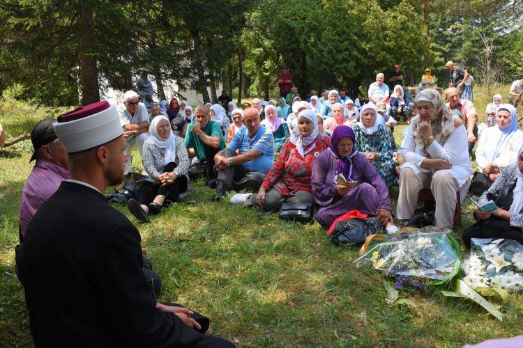 <p>Yaşanan vahşetin ardından Sırp birliğinin komutanı Slobodan Medic 20 yıl, birliğin mensupları Pero Petrasevic 13 yıl, Aleksandar Medic de 5 yıl hapis cezası almıştı.</p>
