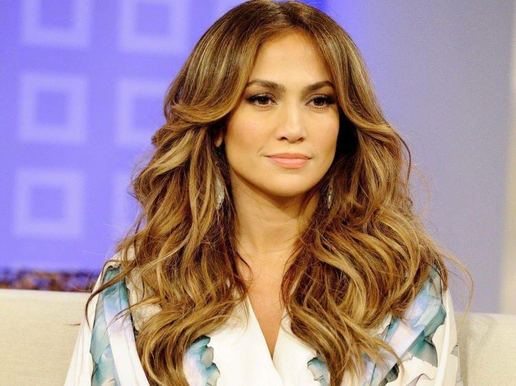 <p><span style="color:#A52A2A"><strong>Latin müziğinin patlayan sesi Jennifer Lopez, kariyerinin ilk yıllarındaki yoğun temposunun sağlığını etkilediği yönünde açıklama yaptı. 52 yaşındaki Lopez,</strong></span><span style="color:#2F4F4F"><strong> "Fiziksel olarak felç olmuştum"</strong></span><span style="color:#A52A2A"><strong> dedi.</strong></span></p>

<p><a href="https://www.yasemin.com/"><span style="color:#FFFFFF"><strong>(Yasemin.com)</strong></span></a></p>
