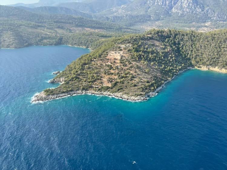 <p><strong>Muğla'yı en çok İngilizler tercih ediyor</strong></p>
<p>Türkiye'nin gözde turizm merkezlerinden Muğla'da bu yılın 6 aylık döneminde tatil yapan yabancı turistlerin yarısından fazlasını İngilizler oluşturdu.</p>
