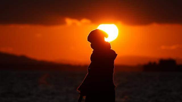 <p>Meteoroloji Genel Müdürlüğü 16 Temmuz 2022 hava durumu tahmin haritasını açıkladı, bugün sağanak beklenen iller belli oldu. Özellikle Doğu Karadeniz'de (Ordu ve Giresun'da kuvvetli olmak üzere) sağanak beklendiğini açıklayan Meteoroloji, yurt genelinde sıcakların etkisini artıracağını belirtti. </p>