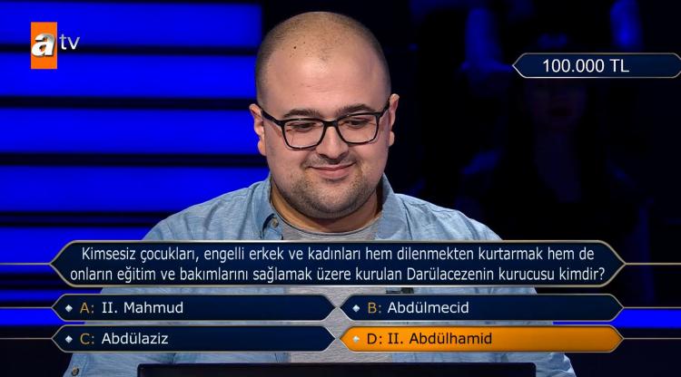 <p><span style="color:#000000"><strong>D Şıkkı II. Abdülhamid yanıtını seçen Düzgün, heyecanlı bir bekleyiş yaşadı.</strong></span></p>
