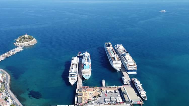 <p>Ülkemiz için çok önemli olan bu turizm biçiminden tüm kesimlerin bol kazanç sağlamasını diliyorum." dedi.</p>