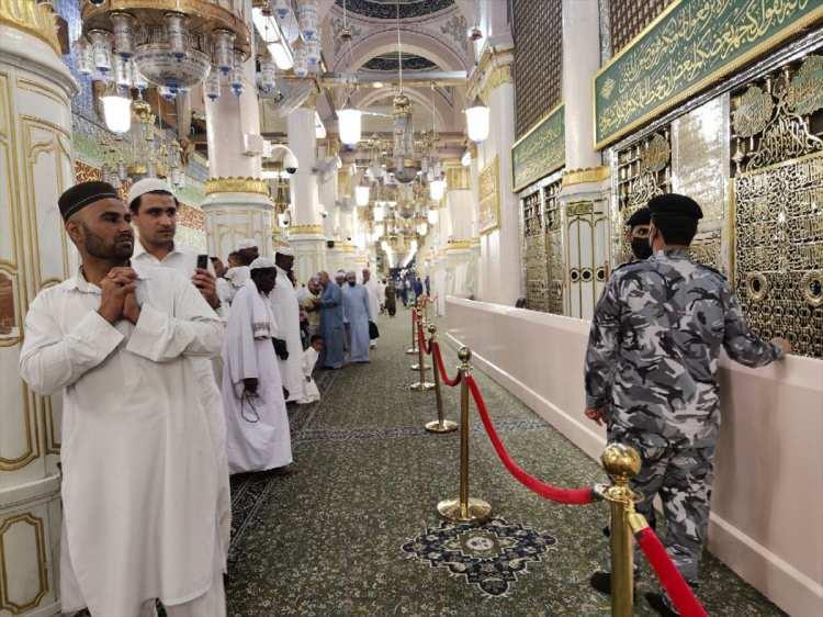 <p>Hac görevini yerine getirmelerinin ardından Mekke'ye veda eden hacıların, hicrette Hazreti Muhammed'e kucak açan Medine'ye gelişleri sürdü.</p>