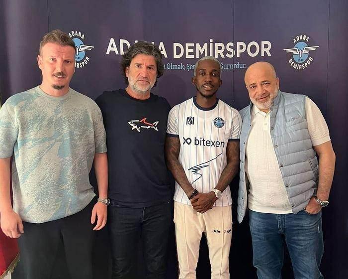 <p> </p>

<p><strong>Henry Onyekuru (Sol kanat)</strong></p>

<p> </p>

<p>Olimpiakos -> Adana Demirspor</p>

<p> </p>

<p><strong>Bonservis:</strong> Satın alma opsiyonlu kiralık</p>
