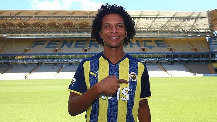 <p><strong>Willian Arao (Orta saha)</strong></p>

<p>Flamengo -> Fenerbahçe </p>

<p><strong>Bonservis: </strong>3 milyon Euro</p>
